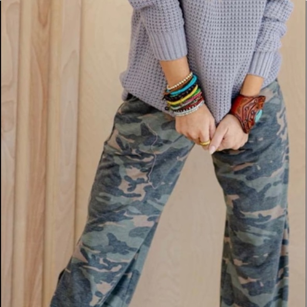 Three Bird Nest Cuddled Up 2 Piece Set